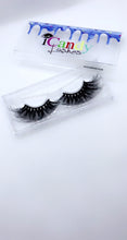 Load image into Gallery viewer, Mink Eyelashes 25MM
