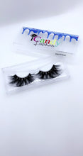 Load image into Gallery viewer, Mink Eyelashes 25MM
